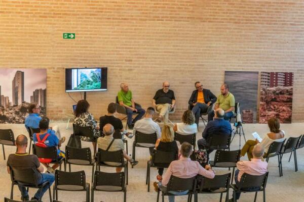 La exposición ‘The Caves of Steel’ ya se puede visitar en el Centro Cultural