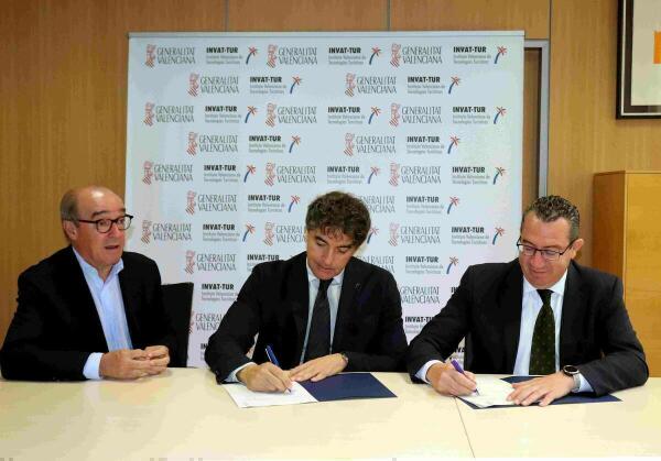 Visit Benidorm y la AVT firman un convenio para la promoci&oacute;n del destino 