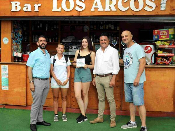 Un negocio de Benidorm entre los primeros agraciados por participar en la campa&ntilde;a &lsquo;Toma nota, recicla vidrio&rsquo;