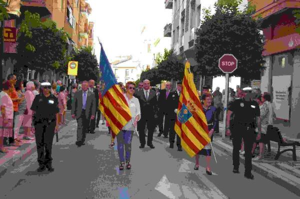 Cientos de personas participan en los actos del D&iacute;a de la Comunidad Valenciana en la Vila Joiosa