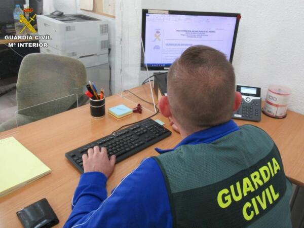 La Guardia Civil detiene a una trabajadora de una residencia de mayores por robar joyas a tres ancianas 