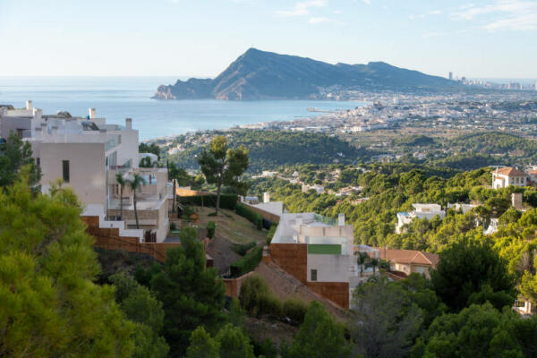 Salen a subasta dos chalés de lujo en Altea vinculados a la operación contra la mafia rusa