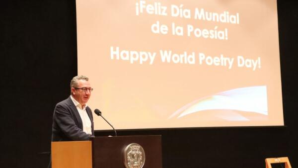 El Festival Internacional de Poesía reúne en su primer día a prestigiosos poetas de todo el mundo 