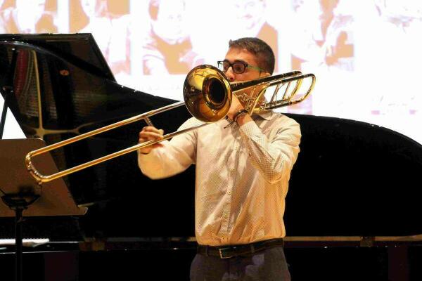Benidorm &middot; Los conciertos del XXX Curso Internacional de M&uacute;sica se abren con un recital de tromb&oacute;n de V&iacute;ctor Teuler