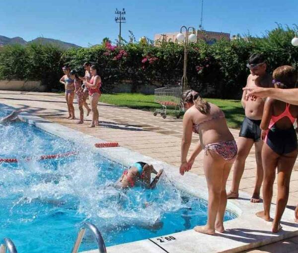 El pr&oacute;ximo lunes se inician los cursos de nataci&oacute;n en la piscina municipal de l&rsquo;Alf&agrave;s. 