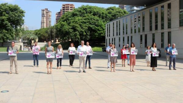 Benidorm condena los dos últimos crímenes por violencia machista, que elevan a 28 las mujeres asesinadas en 2022