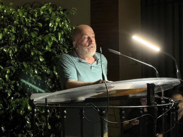 Lluis el Sifoner, Jordi Colomina y Rub&eacute;n Moragues protagonizaron la &ldquo;XXIV Poesia al Carrer&rdquo; de La Nuc&iacute;a