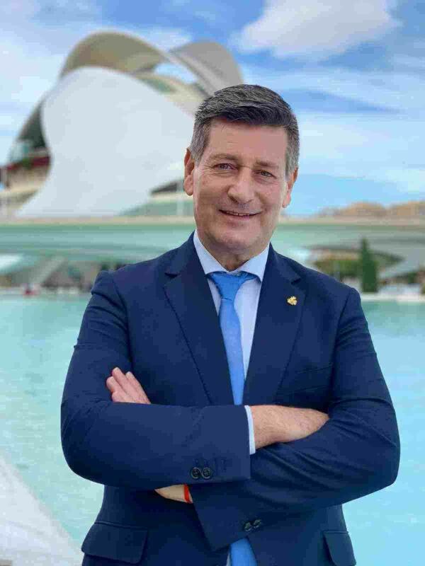 Opini&oacute;n &middot; En respuesta a la corrupci&oacute;n y los dislates independentistas