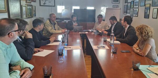 La mesa portuaria de Villajoyosa celebra su segunda reunión para analizar proyectos pendientes para el desarrollo del puerto