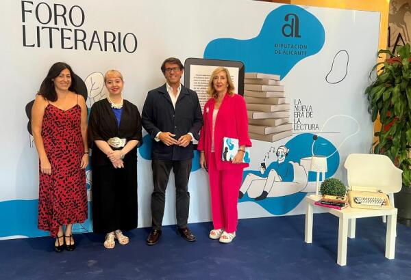 El Foro Literario de Alicante impulsado por la Diputación analiza con reconocidos autores la temática de la nueva era digital  