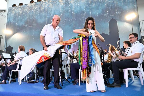 La Uni&oacute; Musical La Nucia cumpli&oacute; 45 a&ntilde;os con su concierto en la pla&ccedil;a Major
