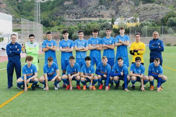 LOS JUVENILES DEL C.F.U.E. FINESTRAT SE PROCLAMAN CAMPEONES DE LIGA Y ASCIENDEN A 1ª REGIONAL 