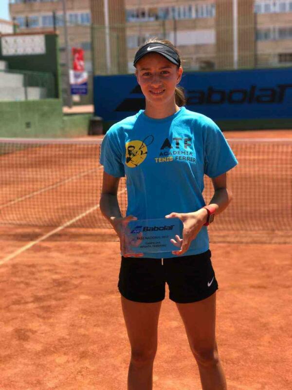 La tenista nuciera Luc&iacute;a Llinares se clasifica para el Campeonato de Europa Sub 14