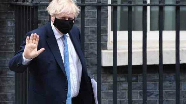 Boris Johnson alerta sobre la variante india: podría bloquear la desescalada 