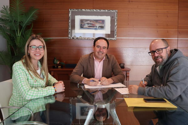 EL AYUNTAMIENTO DE FINESTRAT RENUEVA SU COLABORACIÓN CON L‘ ESCOLA DE MÚSICA DEL CENTRE MUSICAL PUIG CAMPANA