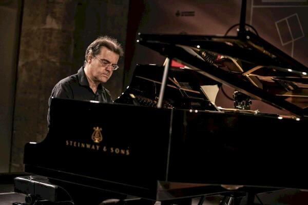 L’Alfàs acogerá este fin de semana tres recitales de piano con Carlos Apellániz y el Dúo Aventagiatto-Mattarese 