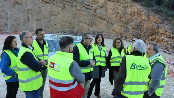 La regeneración paisajística de la antigua cantera del Racó de l’Infern avanza según las previsiones