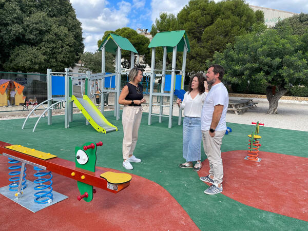 L'Ajuntament renova el parc del CEIP El Blanquinal