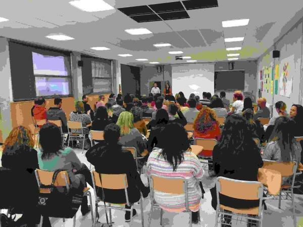 La Nuc&iacute;a &middot; 150 alumnos  y 61 profesores se forman   en los &ldquo;Talleres contra el  CyberBullying&rdquo; 