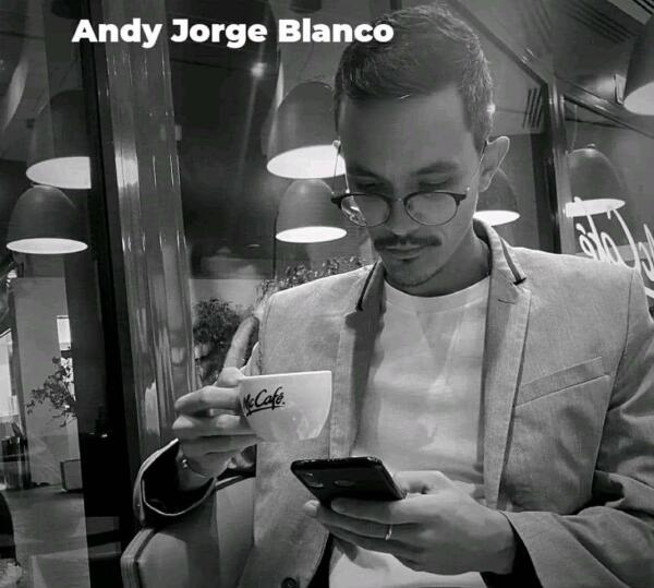 Escribir es también cuestión de disciplina: una conversación con el periodista cubano Andy Jorge Blanco  