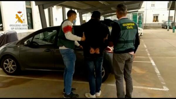 La Guardia Civil detiene a un escurridizo estafador especializado en el sector de la caza