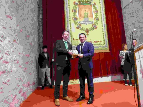 La Nuc&iacute;a recibe el Premio &ldquo;8 de marzo&rdquo;  por su promoci&oacute;n de Alicante a trav&eacute;s del Deporte