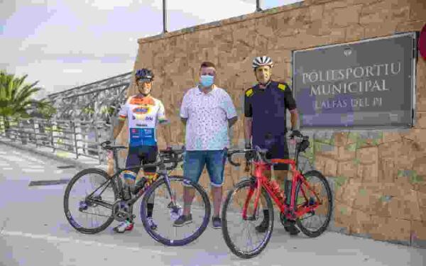 Miguel Indurain se prepara en l&rsquo;Alf&agrave;s para correr la 15&ordf; edici&oacute;n de la Titan Desert