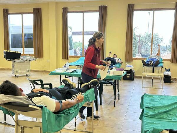 36 solidari@s donaron sangre en el Cirer 