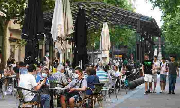 La restauración llevará a los tribunales el cierre de 15 días fijado en Cataluña 