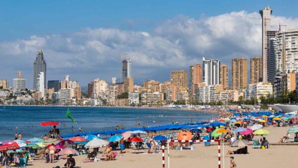 Benidorm aprueba las obras para reducir la llegada al mar de agua de los barrancos de Xixo y Foietes