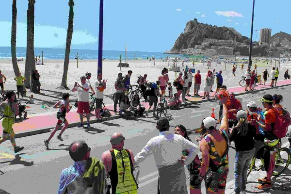  M&aacute;s de 500 deportistas se enfrentan al circuito Triwhite Cup 2018 en Benidorm