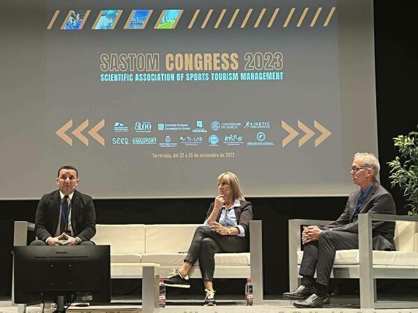 Bernabé Cano participa en el Congreso Internacional de Turismo Deportivo 