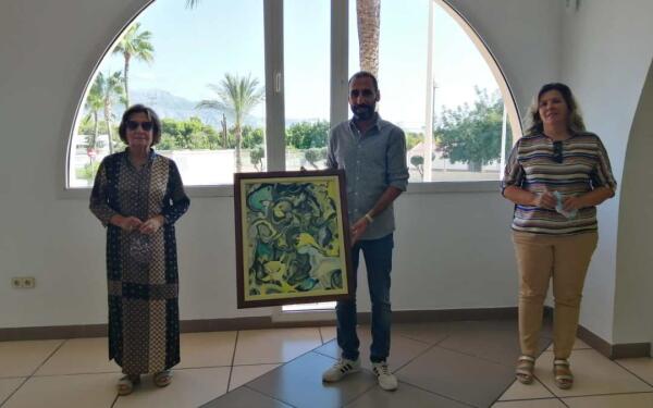 La familia del pintor alteano Juan Navarro Ramón dona uno de sus cuadros al Ayuntamiento de l’Alfàs 