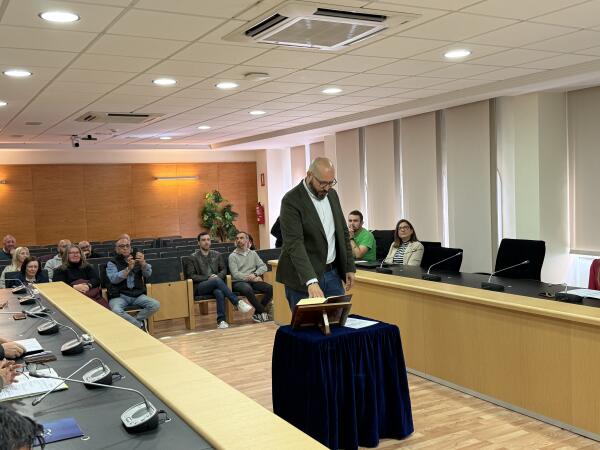 Vicente Ripoll toma posesi&oacute;n como nuevo concejal de La Nuc&iacute;a 