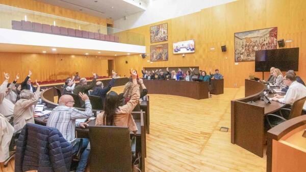 El pleno aprueba iniciar los tr&aacute;mites del nuevo contrato de la ORA y del Benidorm Open Arena