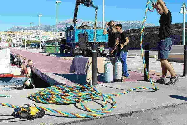 Arranca la limpieza de fondos del puerto de Altea 