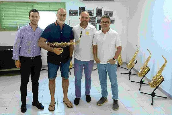 Benidorm // Exposiciones de trompetas y saxofones en el Conservatorio Municipal ‘Josep Pérez Barceló’