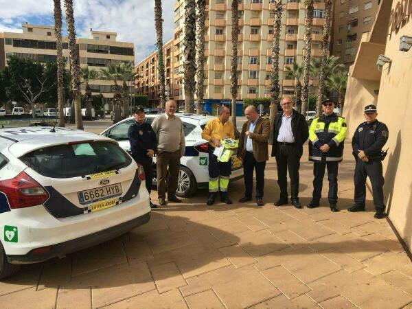 La Polic&iacute;a Local de la Vila Joiosa equipa sus coches con desfibriladores