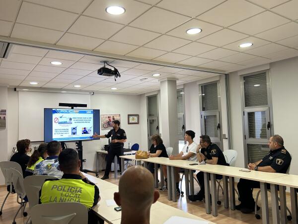 Formación sobre DNI digital para funcionarios y Policía Local de La Nucía
