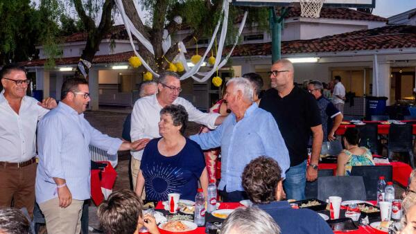 Enrique Ballester homenajeado por el Doble Amor en la anual cena solidaria de verano