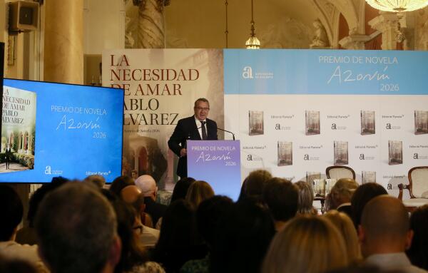 Pablo &Aacute;lvarez desgrana la memoria, los afectos y el deseo en La necesidad de amar, Premio Azor&iacute;n 2026