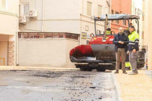 Benidorm inicia el asfaltado de la calle Tordo, que pasará a ser de plataforma única 