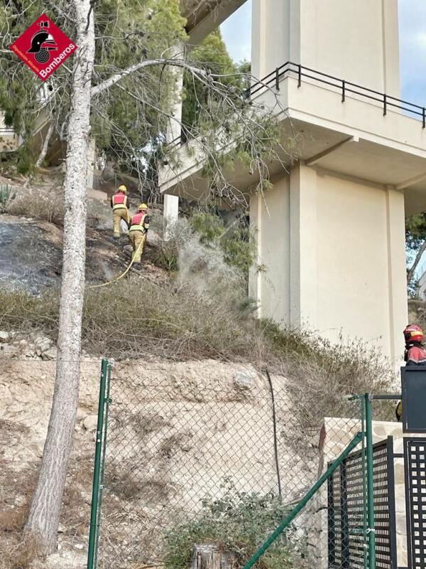 INCENDIO DE VEGETACION EN BENIDORM 