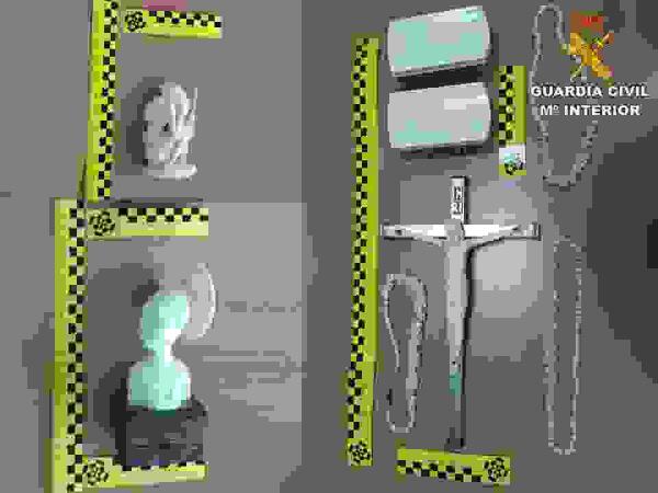 La Guardia Civil interviene en la provincia de Alicante piezas de marfil comercializadas, presuntamente, de manera il&iacute;cita.