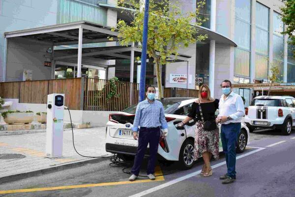 Benidorm suma un nuevo punto de recarga de veh&iacute;culos el&eacute;ctricos en el Rinc&oacute;n de Loix. 