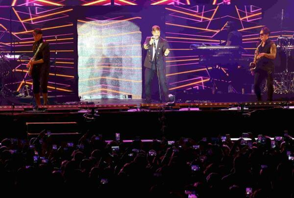  Ricky Martin re&uacute;ne a unas 10.000 personas en el estadio Guillermo Amor