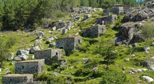 Inmobiliarias internacionales quieren crear "un pueblo para jubilados" en la Espa&ntilde;a rural