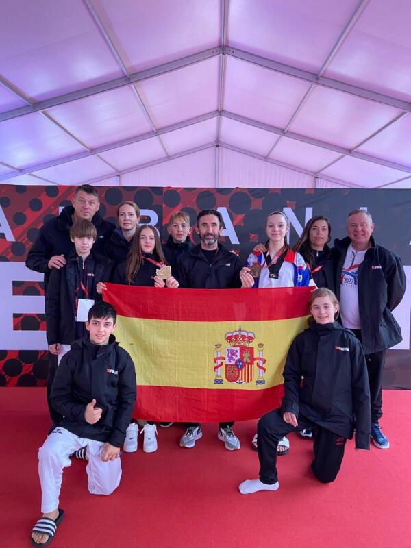 2 MEDALLAS DEL CLUB TAEKWONDO FINESTRAT EN ALBANIA Y CLASIFICACIÓN DIRECTA DE VIOLETA DÍAZ PARA EL EUROPEO