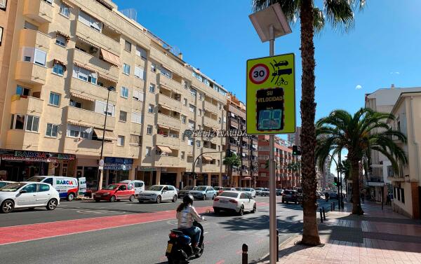 Benidorm incorpora siete nuevos radares que informan de la velocidad de circulación