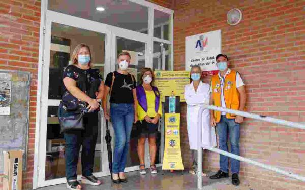 El Club de Leones de l&rsquo;Alf&agrave;s dona dos dispensadores de hidrogel a los Centros de Salud
